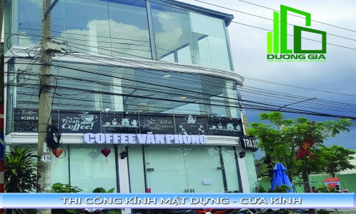 VÁCH KÍNH - MẶT DỰNG